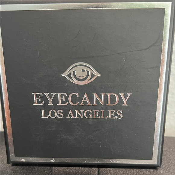 Eye Candy | Skull and Cross Earrings - Picture 2 of 7